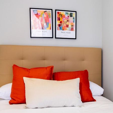 2 Bedrooms 1 Bathroom Furnished - Lavapies - Modern - Mintystay Madrid Kültér fotó