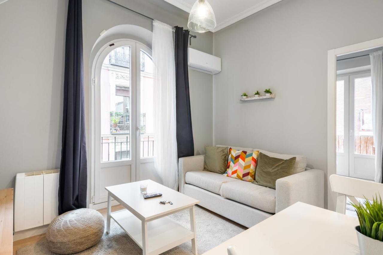 2 Bedrooms 1 Bathroom Furnished - Lavapies - Modern - Mintystay Madrid Kültér fotó